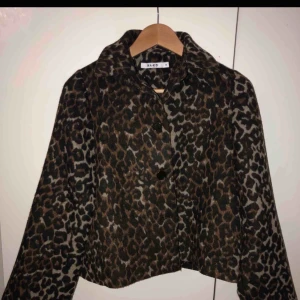  - Snyggaste leopard jackan, från nakd⭐️ använd fåtal gånger