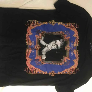  - Elton John tröja ifrån Zara