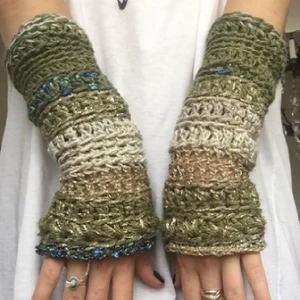 handskar - En till av mina senaste beställningar, också redan såld ❤️ gröna och glittriga 