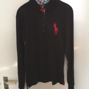 Blå långarmad Ralph lauren  - Fin blå långarmad Ralph Lauren, strl M