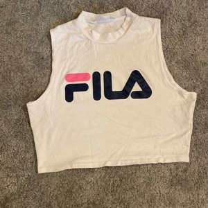 Fila topp - Snyggt linne från fila i storlek L (liten) 50kr + frakt 