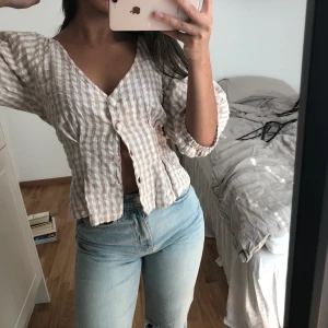 Superfin topp från bikbok strl xs - I nyskick då jag endast använt 1 gång!✨ bud från 100kr