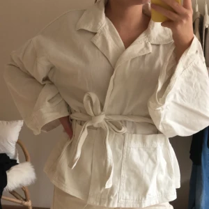 Jacka/skjorta - Uppsydd i längden men annars som ny