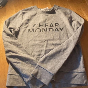 Tröja  - Jätte fin tröja 