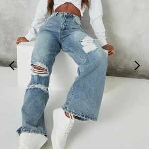 Missguided vida jeans - aldrig använda!!lapp kvar, strl xs men passar nog mer en lång S🥰 för långa för mig som är 160💞💞(kolla senaste inlägget)