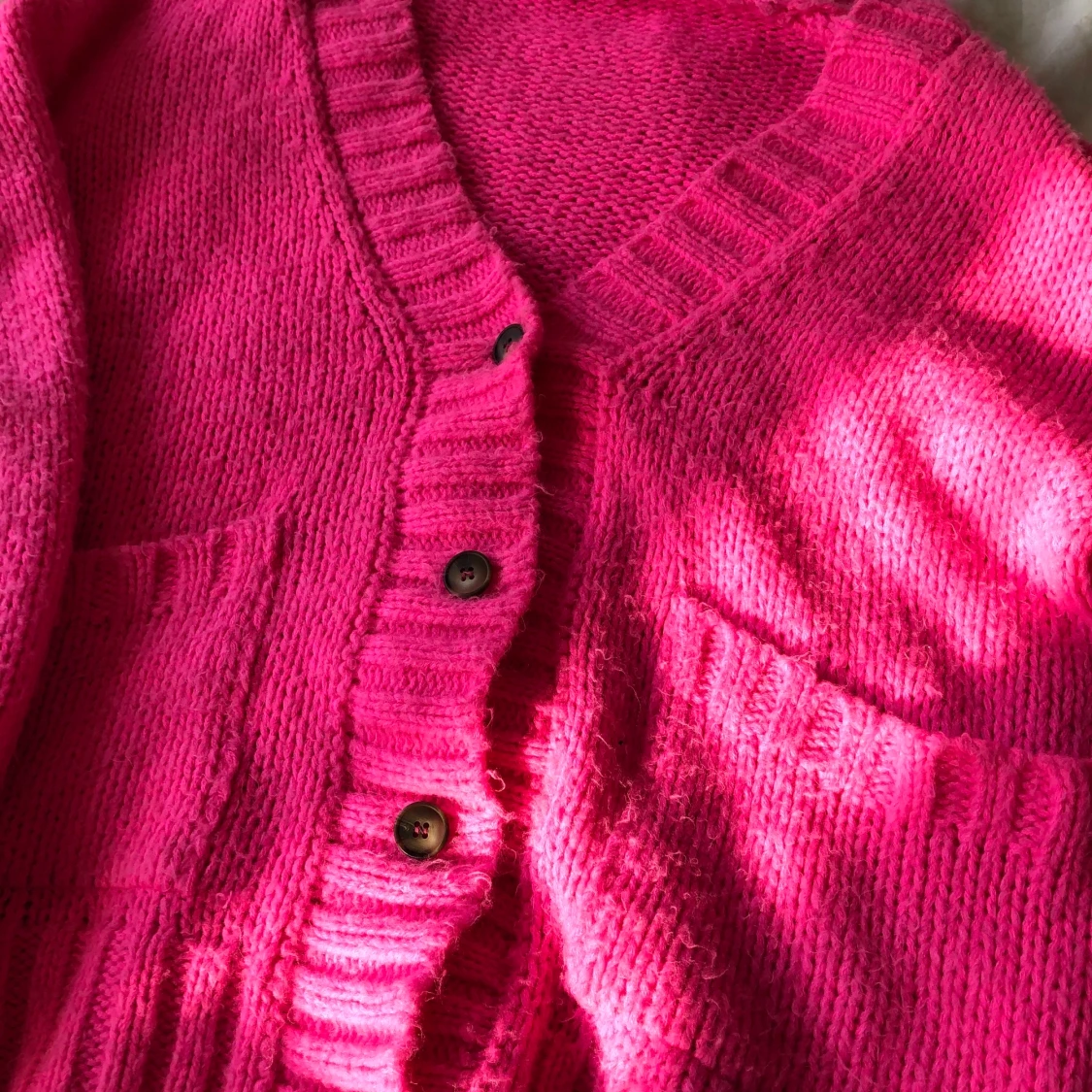 Oversize stickad kofta från NA-KD - 90