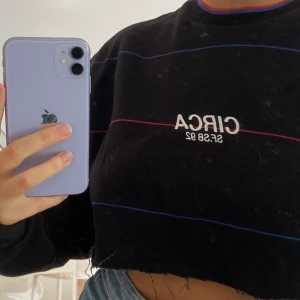 croppad tröja - skitsnygg croppad tröja från topman, i strl. S