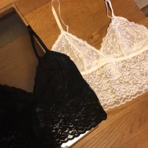 Spetsbhar Strl S - Sjukt söta spetsbh:ar från HM som tyvärr inte kommer till användning alls för att de är för små för mig. Nyskick och frakt tillkommer❤️ 1 för 70 eller båda för 120❤️ 