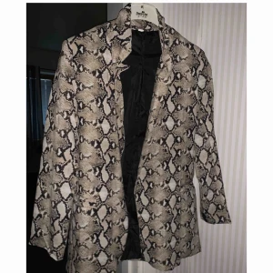  - Skit snygg kavaj/jacka  Kan posta 