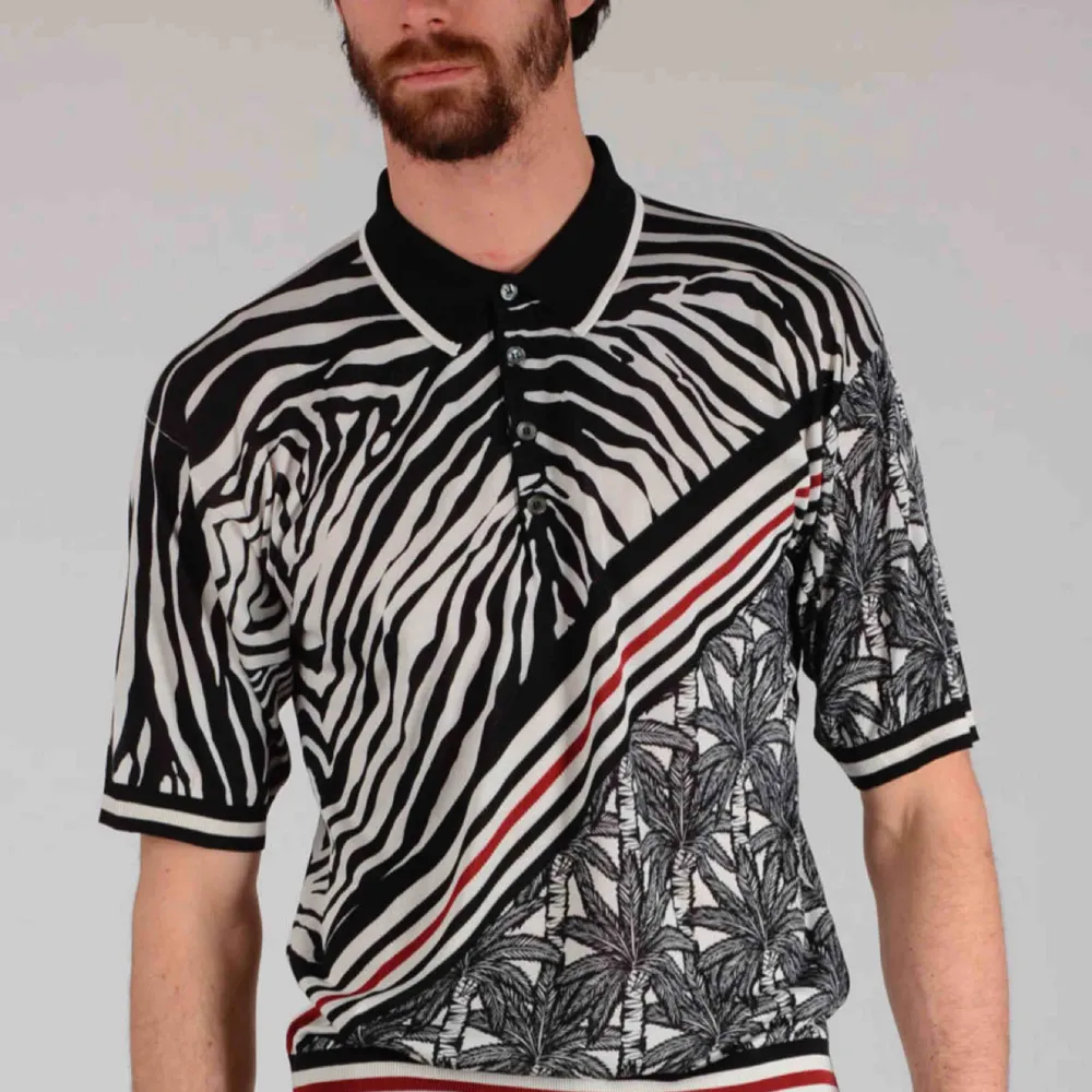 Dolce & Gabbana 100% Silk Striped Polo Shirt Storlek medium, knappt använd (ca 3 ggr) och tvättad en gång. Nypris ca 12 000 (1300$).  2017 fall collection.. T-shirts.
