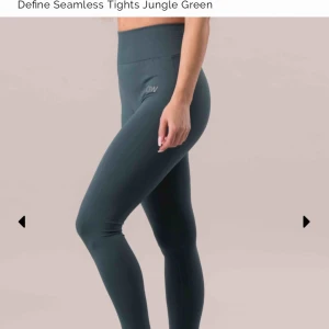  - Träningstights med hög midja från IcanIwill. Fick dessa i present men tyvärr i fel storlek.. Dom är oanvända, lappen sitter kvar! Ordinarie pris är 599! Den sista bilden är på mina egna som jag har i xsmall, så det är så dom sitter på!