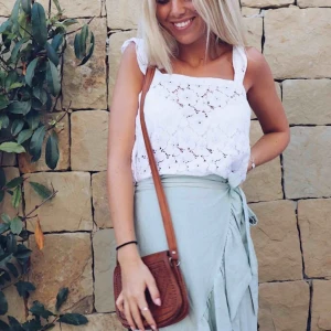  - Väska i älta läder. Frakt tillkommer :) 