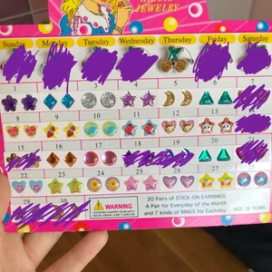 Ringar!💓💖 - Nostalgi!!🥺❤️Detta väcker så många minnen!💖😍Vem har inte saknat detta?💞Lägger ut samma annons igen för hade problem med förra😆kommentarerna, likesen och även att kunna svara fungerade inte💓Ringarna är töjbara och ”örhängena” är ej provade💜Frakt tillkommer