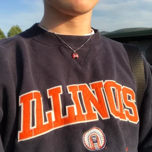 varisty tröja - college tröja i navy! Oversize passform i bra skick! 🥵