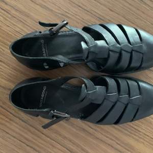 Vagabond skor/sandaler. Knappt använda. Hämtas i Malmö eller skickas mot frakt (63kr postnord)