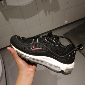 Nike air max 98 - Knappt använda. Nypris: 1800kr