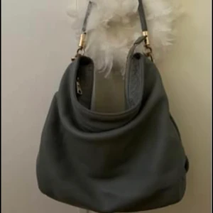 Dkny väska  - Gott skick. Köpt i Dubai mall 