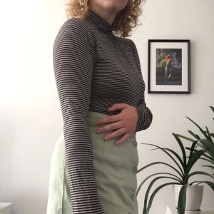 Brandy Melville turtleneck - Randig Brandy Melville turtleneck i One Size, jätte mjukt och skönt tyg 😍 något använd, pris: 50kr