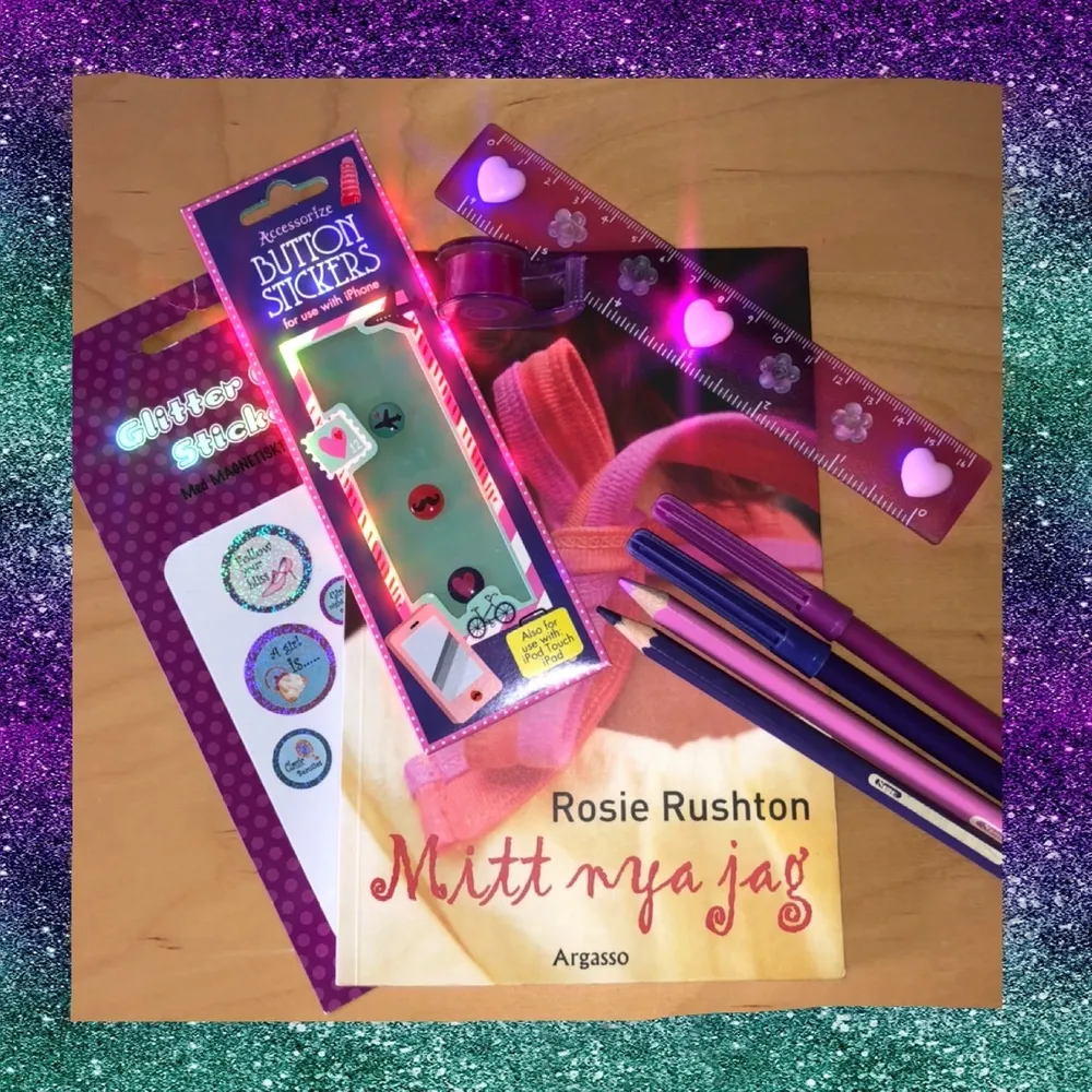 Back to school bundle💜 Bok (den är jättebra!), pennor, klistermärken, linjal, tejp & klisterknapp att sätta på hemknappen på telefonen. FRAKT INGÅR💜💚💜. Böcker.