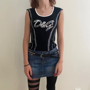 D&G linne - Y2k linne med stass på, mjuk me fina ärmar.💕