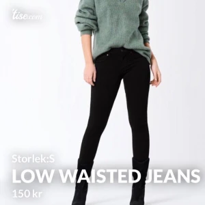 Low waisted jeans - Frakt ingår| Endast använd en gång| Står ej för post slarv| Köpt för 299kr| Priset kan diskuteras!