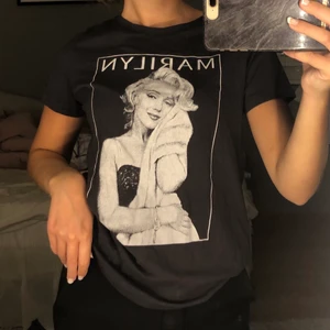 Tshirt - Cool tshirt🖤🖤