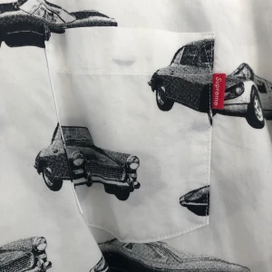 Supreme - Archive supreme skjorta 100% äkta. Kan mötas upp eller postas. Har ni några frågor är det bara att skicka ett meddelande 