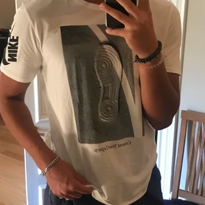Nike Air Force 1 t shirt size L - T shirt worn a few times but still in good condition 