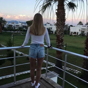 Levis Shorts  - Levis jeans shorts använda fåtal gånger, säljes pågrund av för små. Köptes för 500kr och säljes för 199kr+frakt