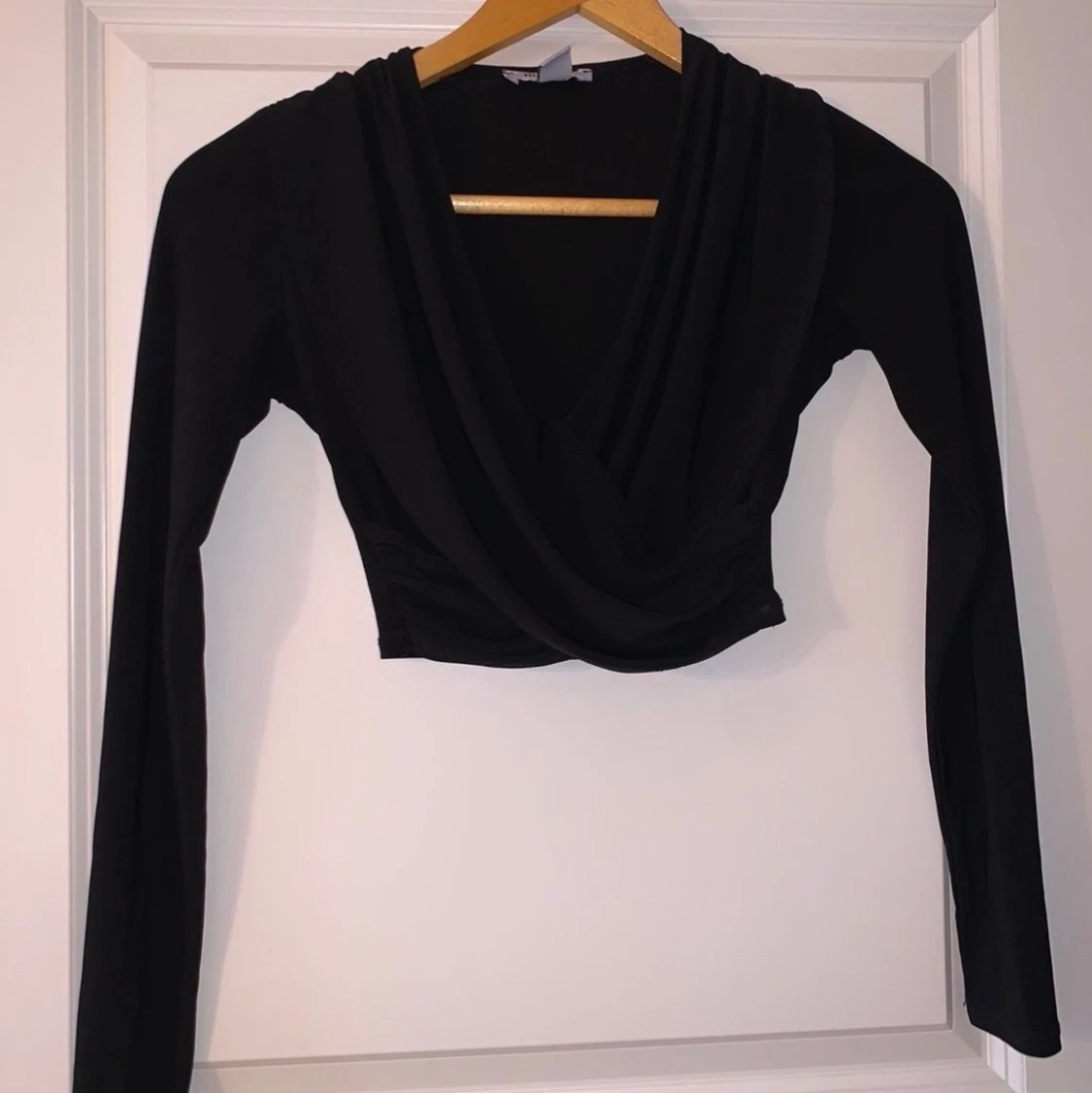 Svart crop top 