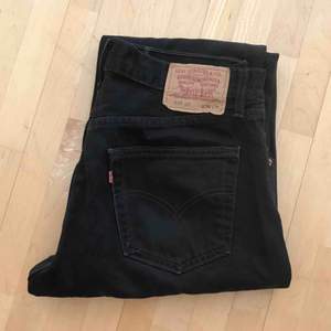 Svarta Levi’s jeans i storlek 36 (waist) 34 (length). Kan mötas upp i Malmö eller posta!