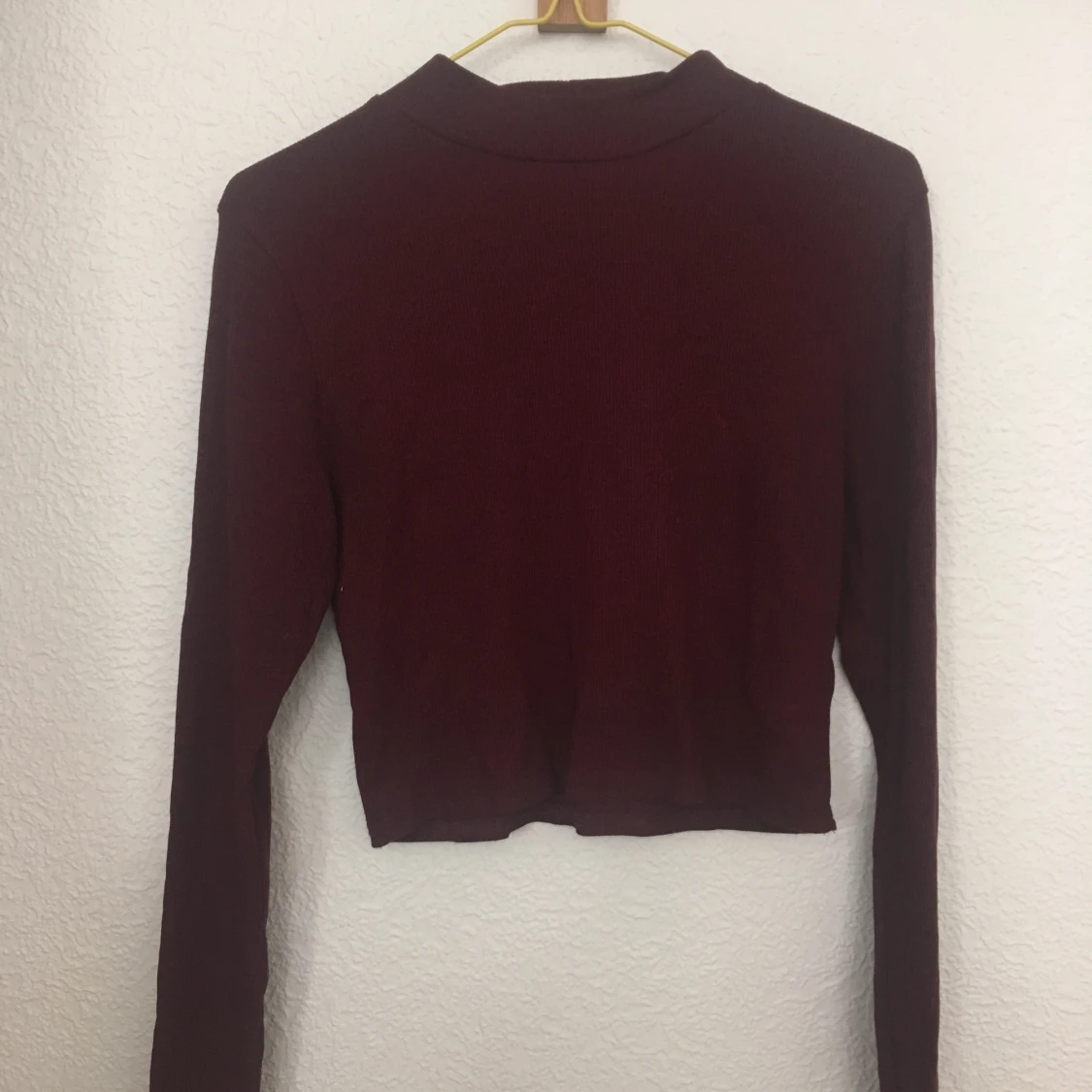 Vinröd topp från HM