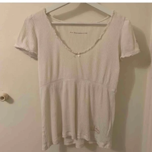 Topp - Äkta Odd Molly tröja, har inte kommit till nytta har en grå ochså FRI FRAKT