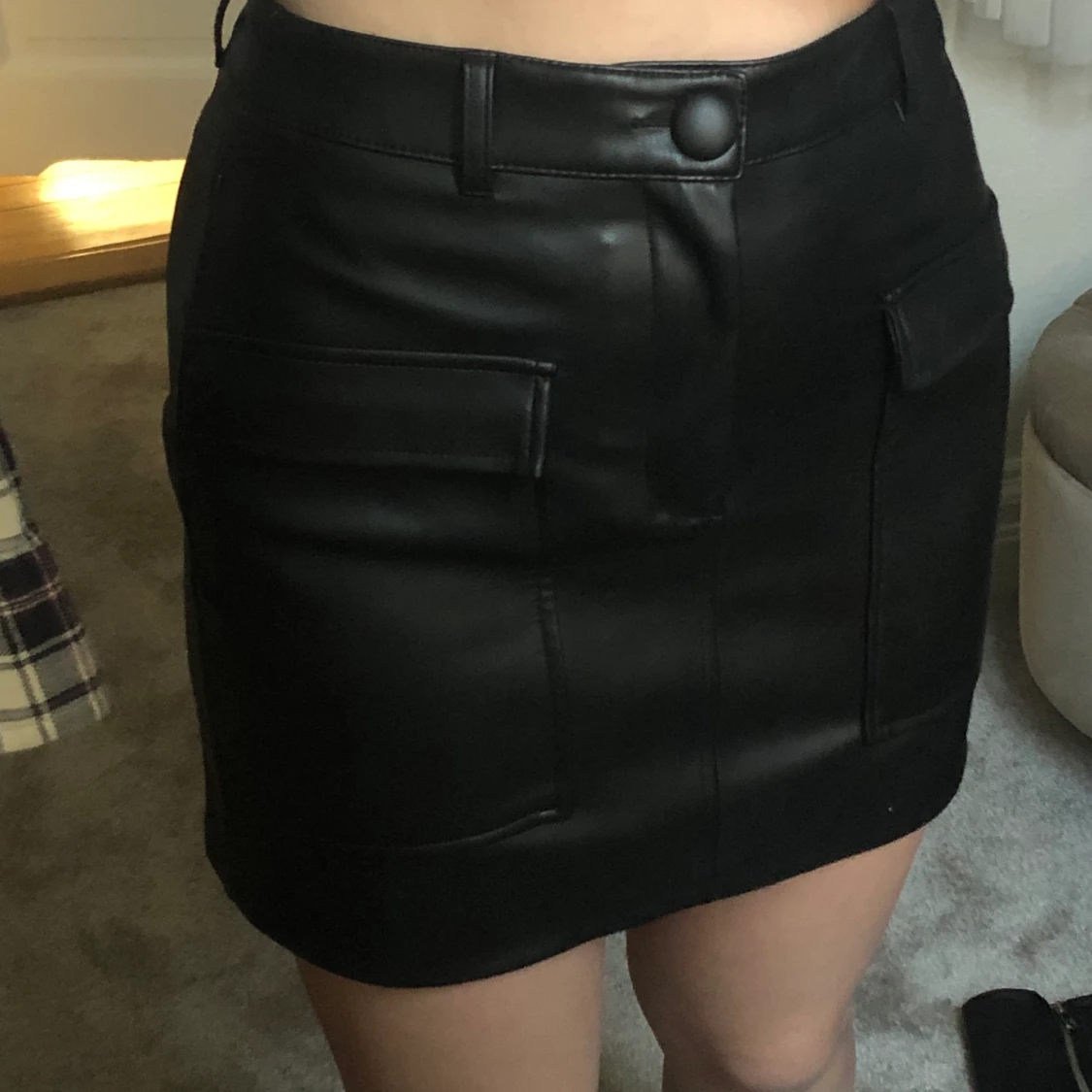 Kort ”skinnkjol” från zara - 90