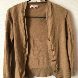  - Vet inte om det är fake eller inte då jag inte köpt den därav låga priset. Väldigt söt är den dock! 🧡