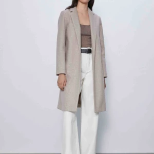  - Intressekoll på min kappa ifrån zara! Säljes pga för lång (skriv för flera bilder) 