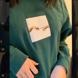  - Skön sweatshirt med tryck från second hand! aldrig använd, frakt tillkommer!!