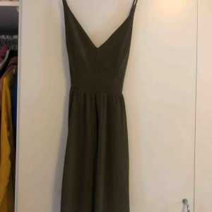  - Byxdress från Zara! Supersnygg och skön, ser mer ut som en klänning på. Storlek M. 142kr inklusive frakt