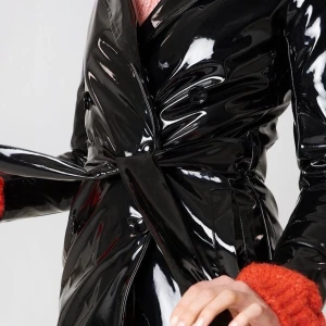 Rebecca Stella Trenchcoat - Storlek small  Använd fåtal gånger, nyskick.  Möts upp i Sthlm eller fraktar mot betalning. Nypris 999kr 