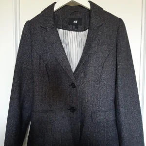 Jacket - Slim fit model. Classic cut. Only used 2-4 times. In supergood conditions! Like new!