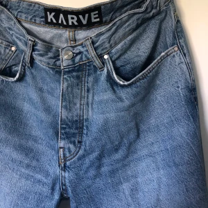 Svinsnygga jeans - Aldrig använda, insydda i midjan. UNISEX!