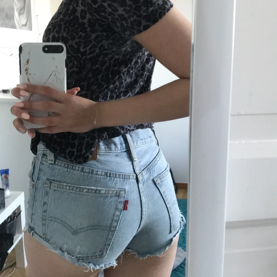 Superfina Levisshorts i nyskick