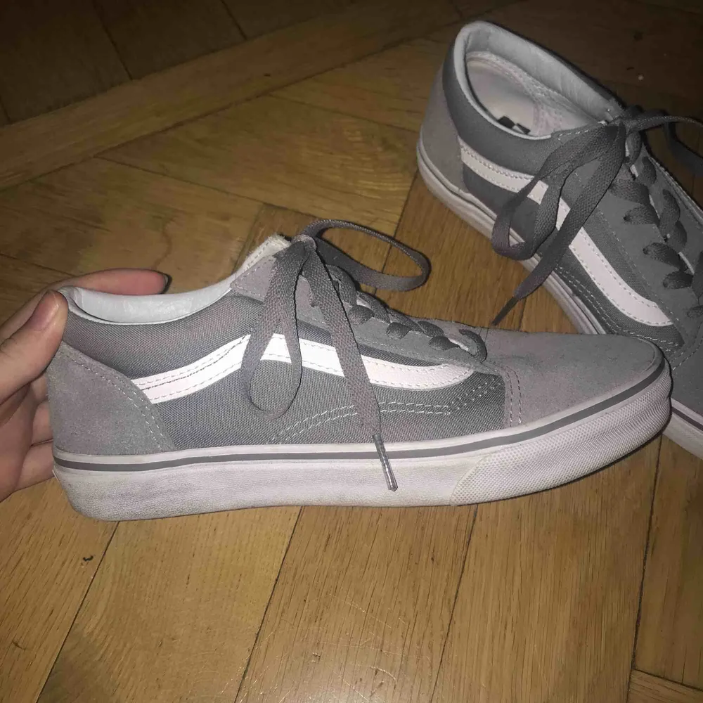 Vans i super fint skick!! Använda Max 5 ggr. Säljs då jag inte använder dom. Köpare står för frakt.. Skor.