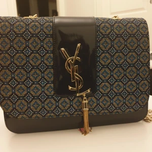  -  En helt ny oäkta märke väska