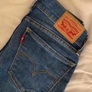  - modell 710 superskinny är i bra skick och frakt betalas av köparen