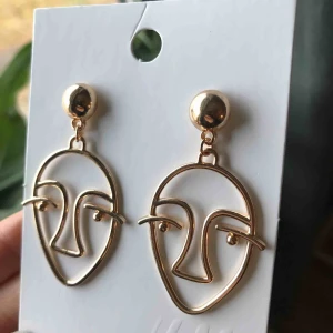  - Supersnygga örhängen som tyvärr inte kommit till användning🌸🌸 