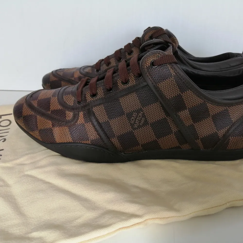 Louis Vuitton Boogie Damier Ebene Sneakers, excellent condition, dustbag, 100% authentic, size 37.5 / insole 24.5cm, write ,e for more info and pics :). Skor.