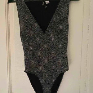 - Glitter body från hm använd 1 gång 