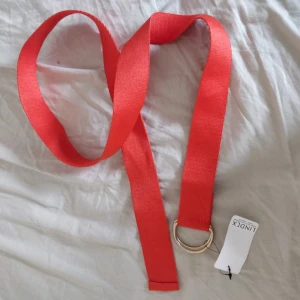  - Helt nytt trendigt neonskärp från Lindex!! Prislappar kvar, helt oanvänt. 🌟