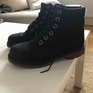  - Hej! Säljer mina timberlands i st 38. Har aldrig använt de, så dom är alltså i nyskick! 